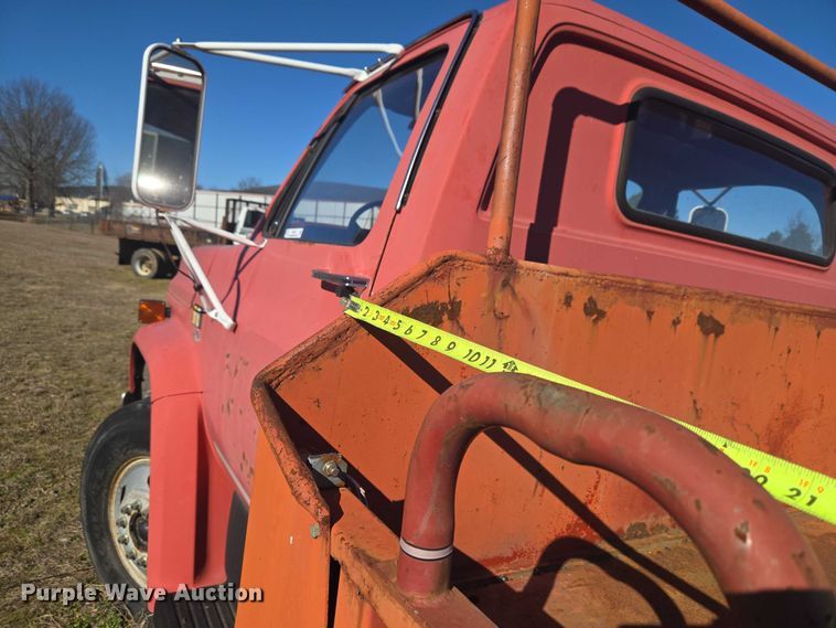 image for item EV2627 1981 Chevrolet C6 flatbed truck