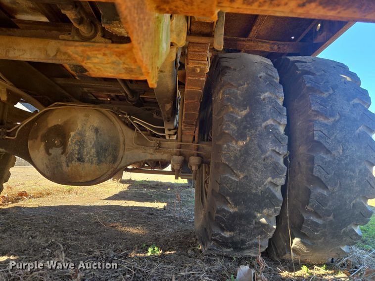 image for item EV2627 1981 Chevrolet C6 flatbed truck