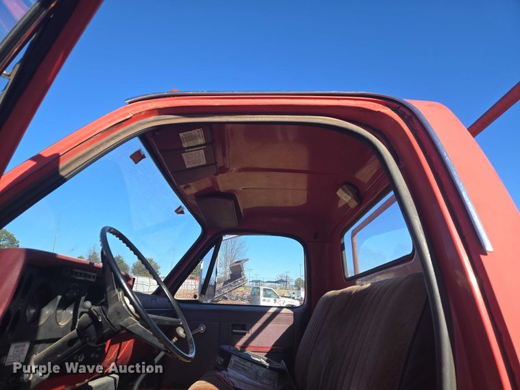 image for item EV2627 1981 Chevrolet C6 flatbed truck