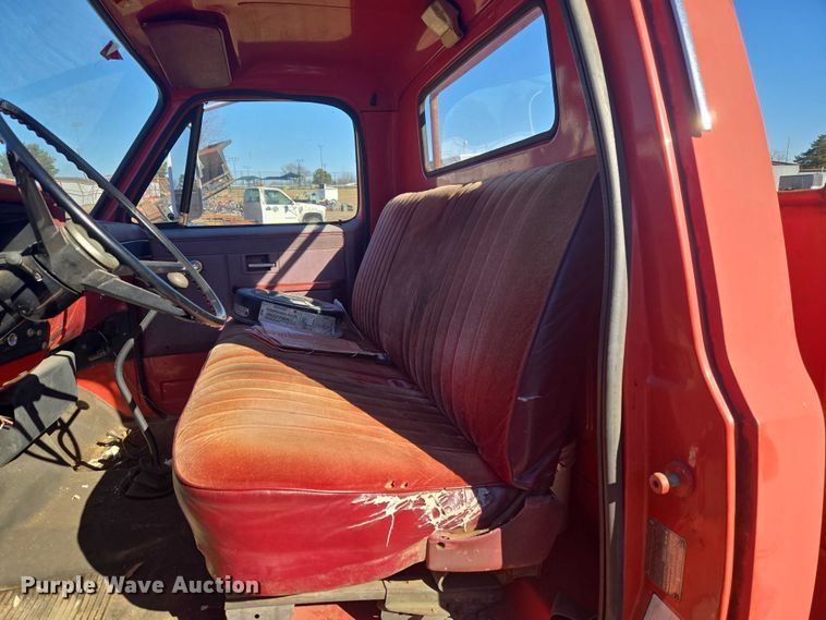 image for item EV2627 1981 Chevrolet C6 flatbed truck