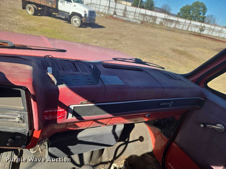 image for item EV2627 1981 Chevrolet C6 flatbed truck