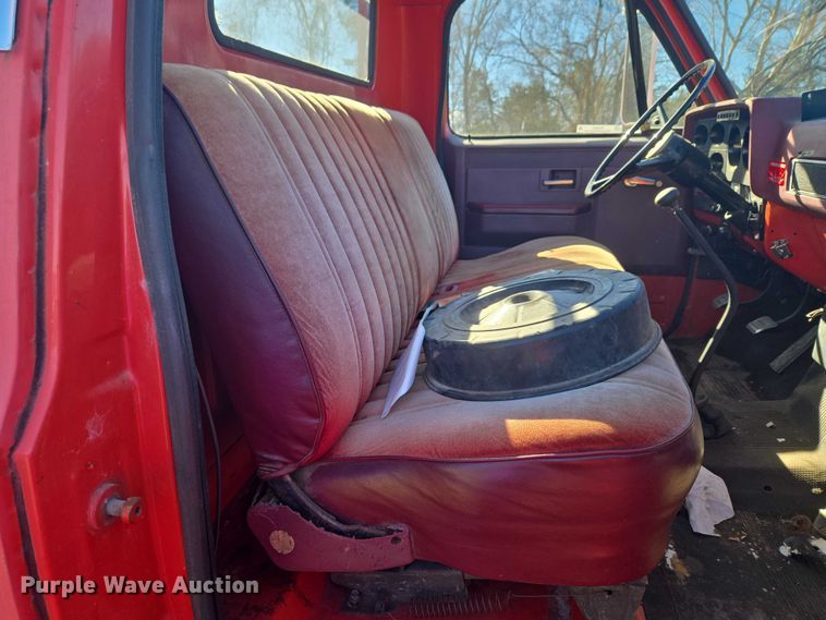 image for item EV2627 1981 Chevrolet C6 flatbed truck