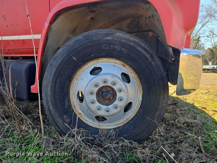 image for item EV2627 1981 Chevrolet C6 flatbed truck