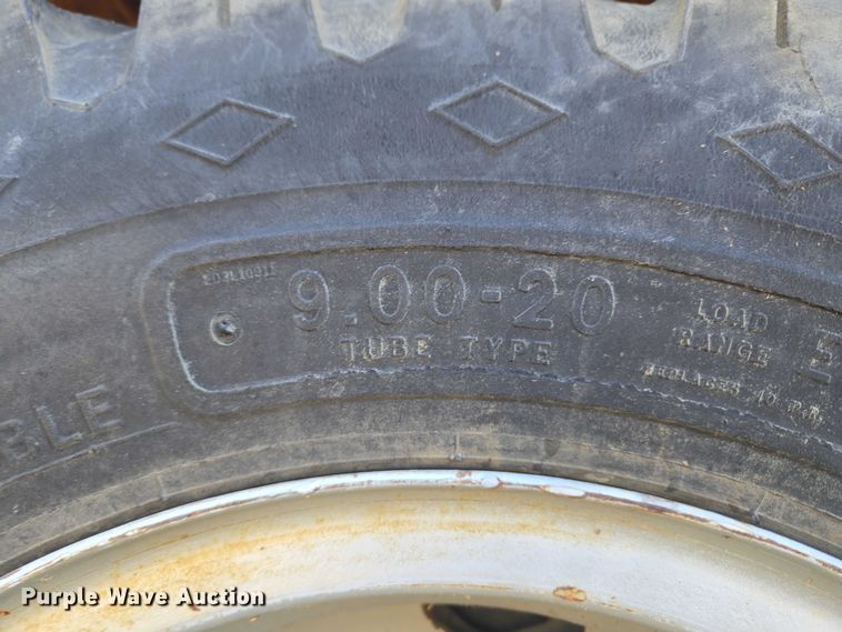 image for item EV2627 1981 Chevrolet C6 flatbed truck