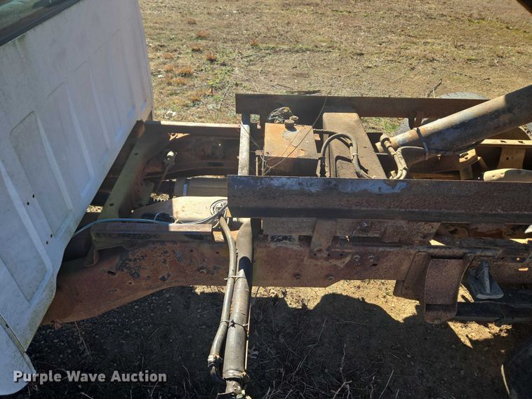 image for item EV2628 1995 GMC Sierra C3500 dump bed pickup truck