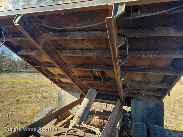 image for item EV2628 1995 GMC Sierra C3500 dump bed pickup truck