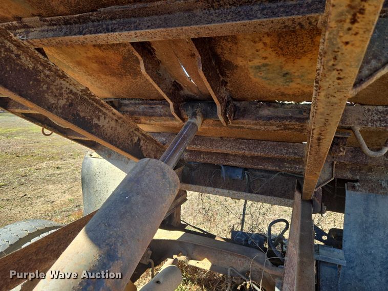 image for item EV2628 1995 GMC Sierra C3500 dump bed pickup truck