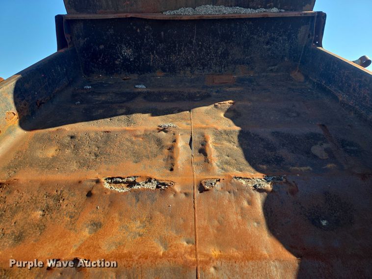 image for item EV2628 1995 GMC Sierra C3500 dump bed pickup truck