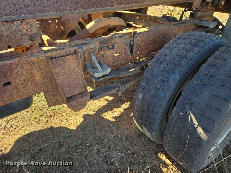 image for item EV2628 1995 GMC Sierra C3500 dump bed pickup truck