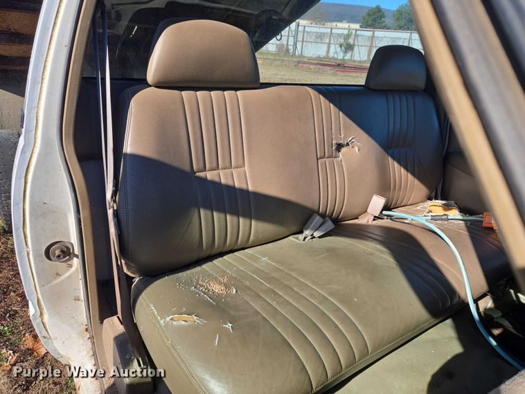 image for item EV2628 1995 GMC Sierra C3500 dump bed pickup truck