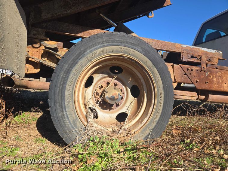 image for item EV2628 1995 GMC Sierra C3500 dump bed pickup truck