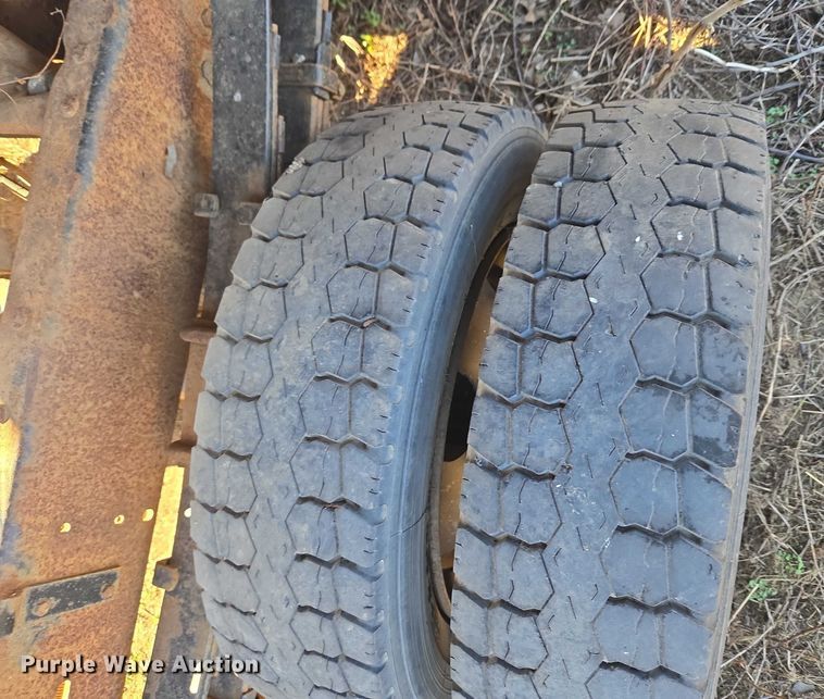 image for item EV2628 1995 GMC Sierra C3500 dump bed pickup truck