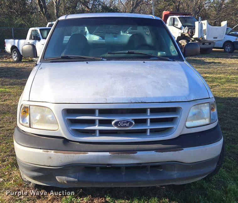 image for item EV2629 1999 Ford F150 pickup truck