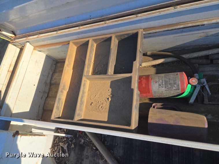 image for item EV2629 1999 Ford F150 pickup truck