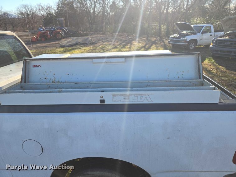 image for item EV2629 1999 Ford F150 pickup truck