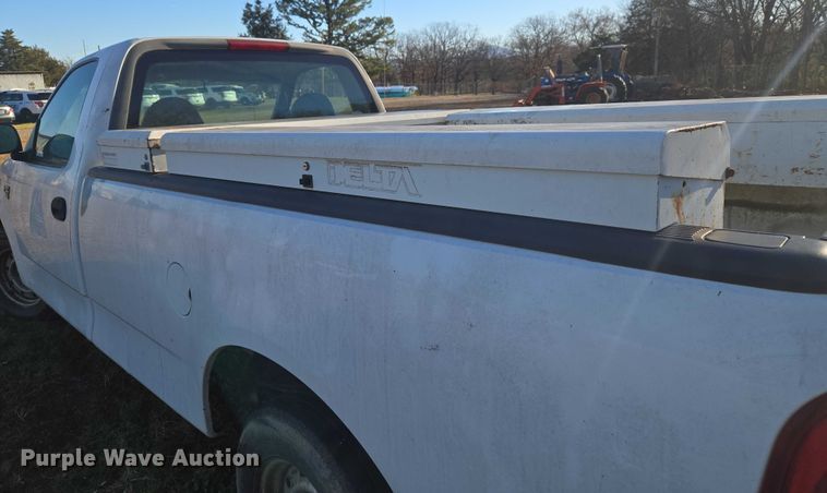 image for item EV2629 1999 Ford F150 pickup truck