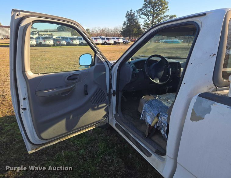 image for item EV2629 1999 Ford F150 pickup truck