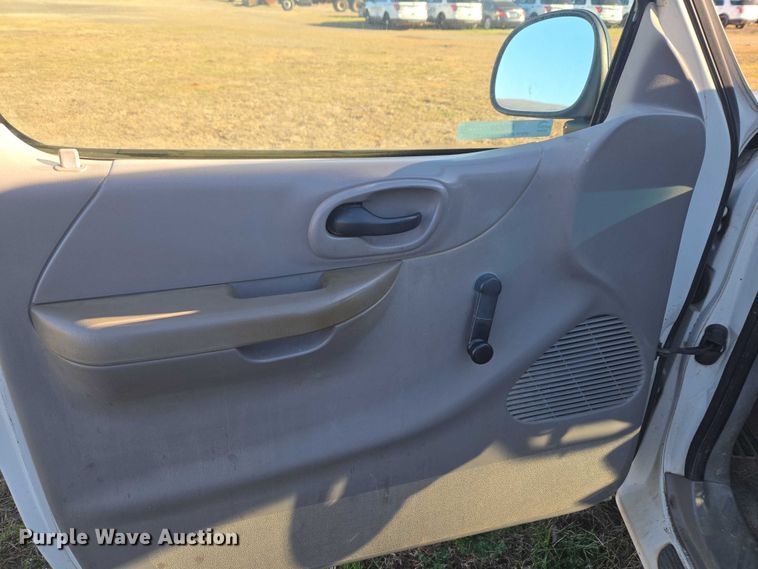 image for item EV2629 1999 Ford F150 pickup truck