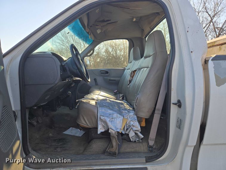 image for item EV2629 1999 Ford F150 pickup truck