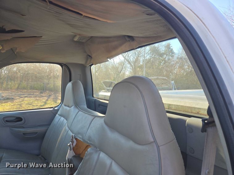 image for item EV2629 1999 Ford F150 pickup truck