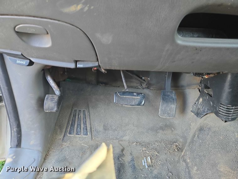 image for item EV2629 1999 Ford F150 pickup truck