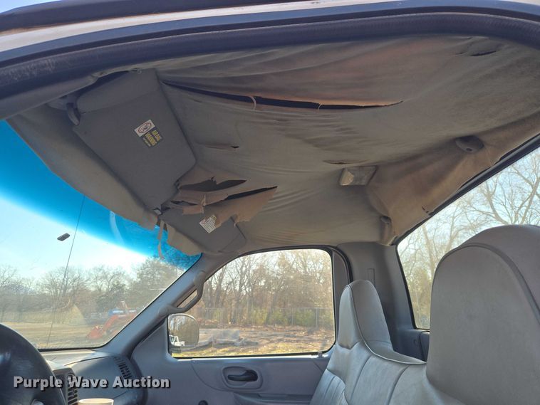 image for item EV2629 1999 Ford F150 pickup truck