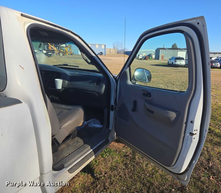 image for item EV2629 1999 Ford F150 pickup truck