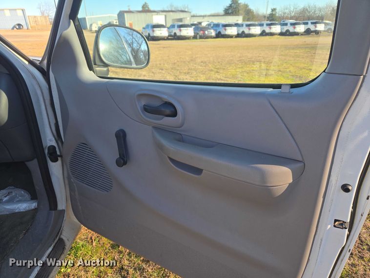 image for item EV2629 1999 Ford F150 pickup truck