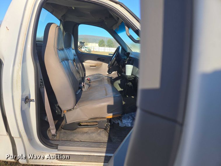 image for item EV2629 1999 Ford F150 pickup truck