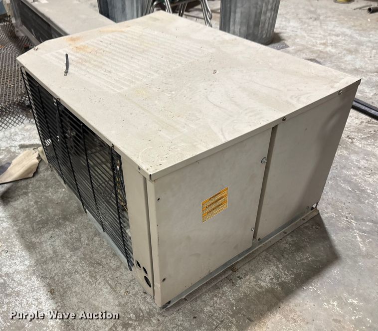 image for item EV2640 Heatcraft LSF120BJ walk in freezer