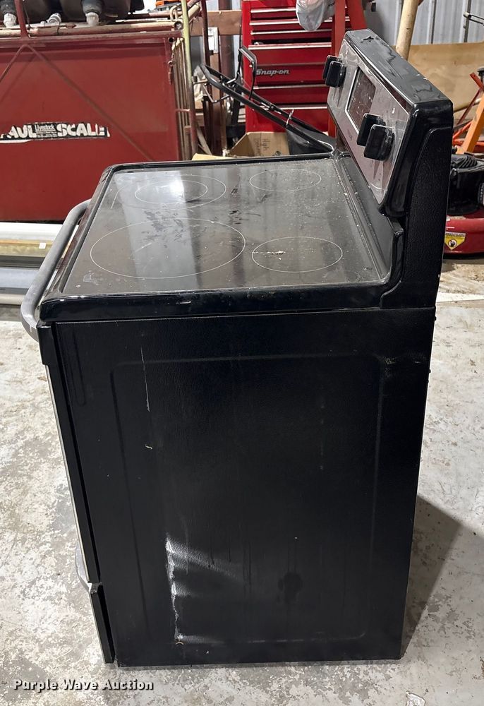 image for item EV2641 Frigidaire oven