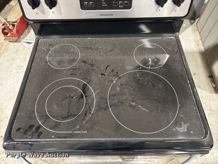 image for item EV2641 Frigidaire oven