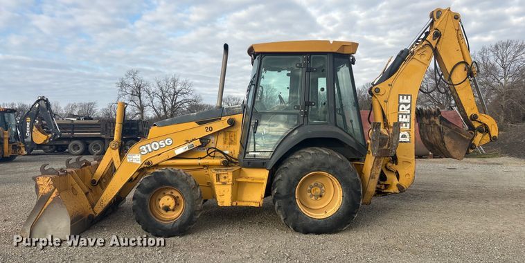 image for item EV2666 2003 John Deere 310SG backhoe