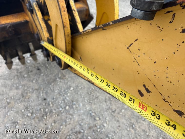 image for item EV2666 2003 John Deere 310SG backhoe