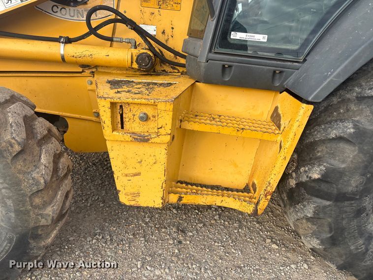 image for item EV2666 2003 John Deere 310SG backhoe