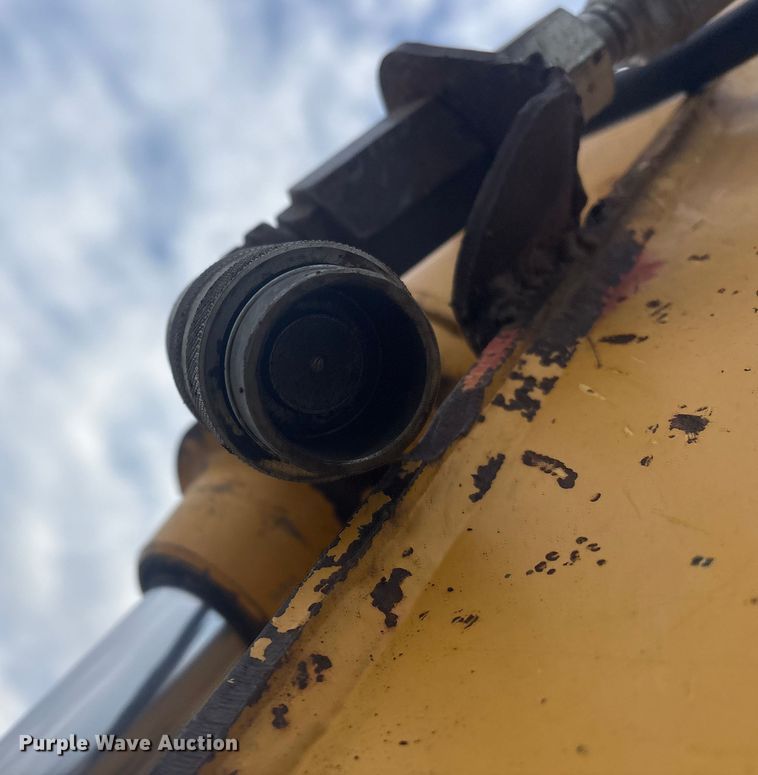 image for item EV2666 2003 John Deere 310SG backhoe