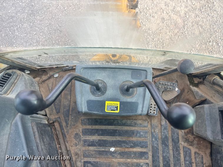 image for item EV2666 2003 John Deere 310SG backhoe