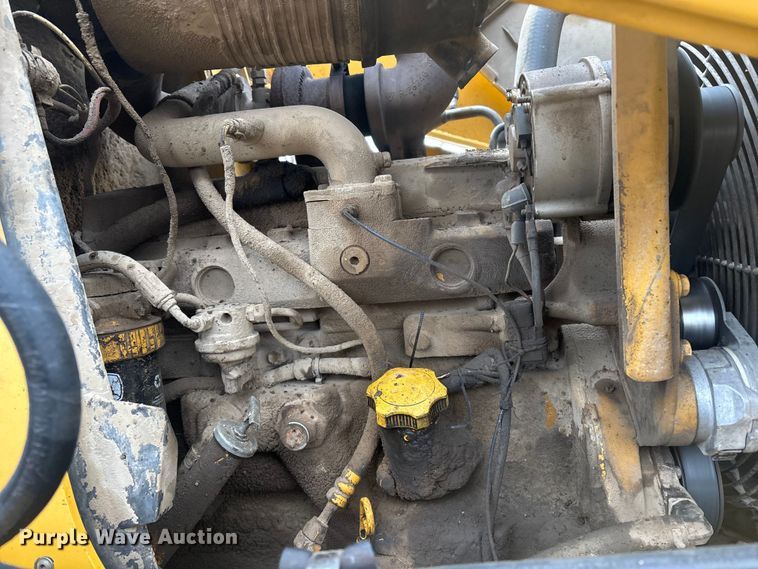 image for item EV2666 2003 John Deere 310SG backhoe