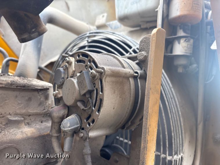 image for item EV2666 2003 John Deere 310SG backhoe