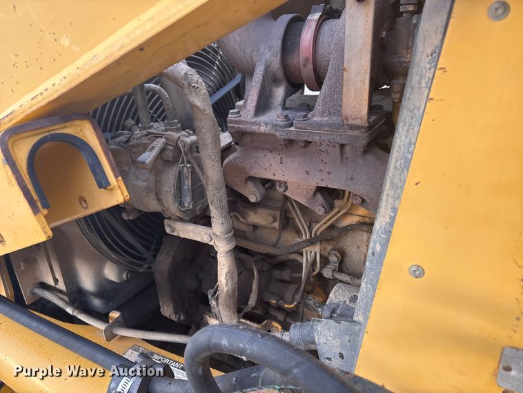 image for item EV2666 2003 John Deere 310SG backhoe