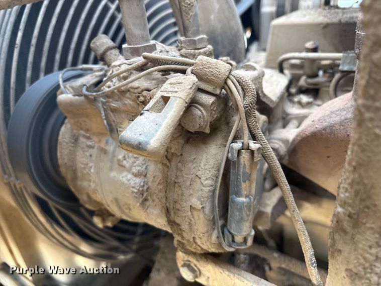 image for item EV2666 2003 John Deere 310SG backhoe