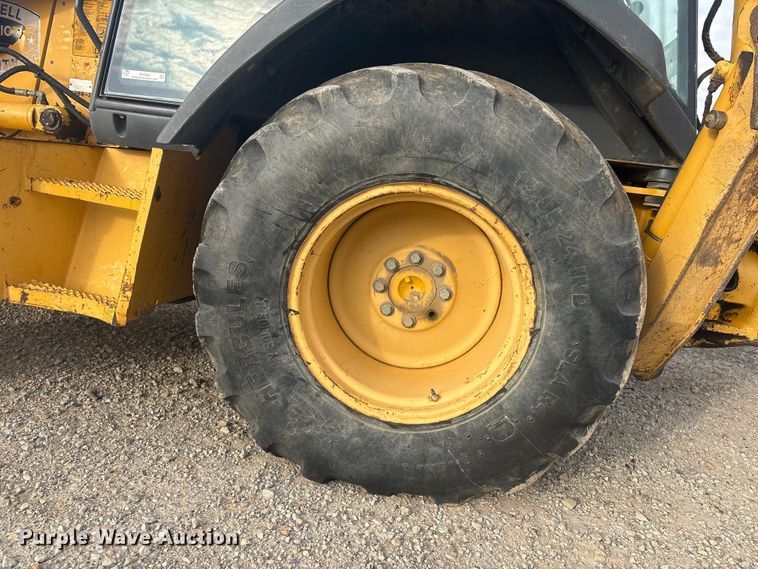 image for item EV2666 2003 John Deere 310SG backhoe