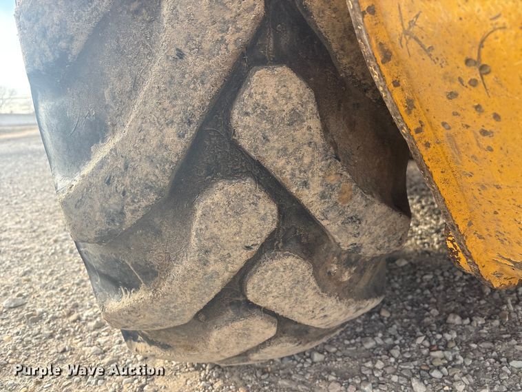 image for item EV2666 2003 John Deere 310SG backhoe