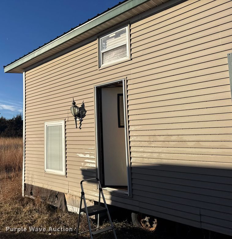 image for item FB0561 2005 FAIR Mobile cabin