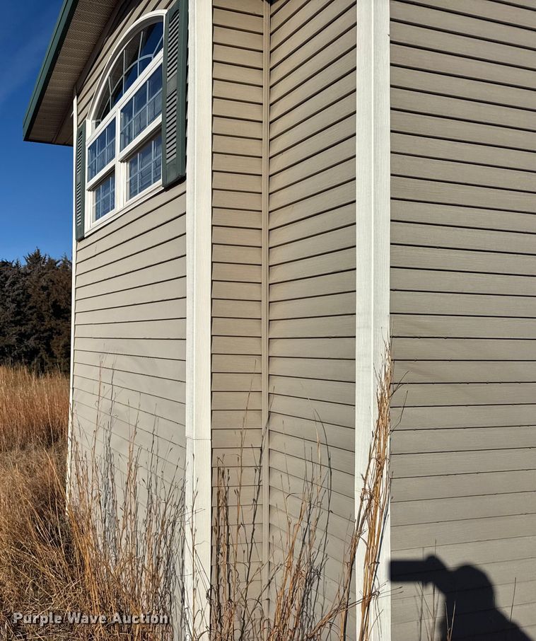 image for item FB0561 2005 FAIR Mobile cabin