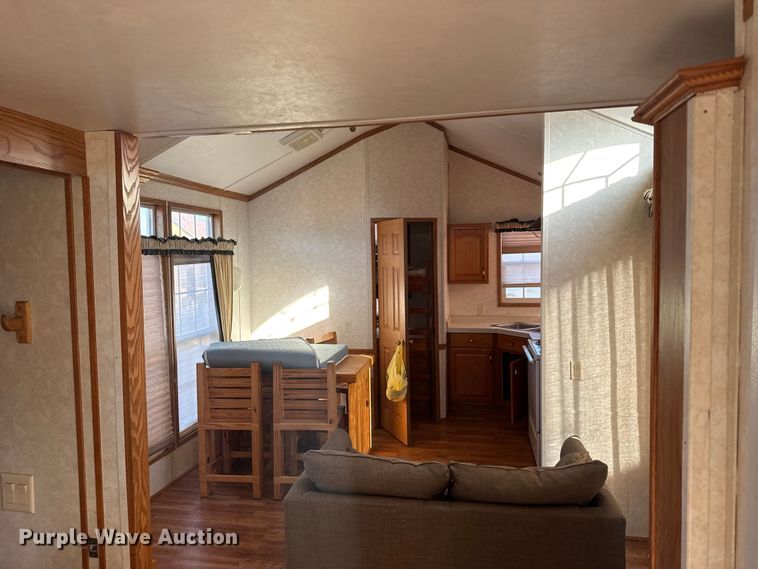 image for item FB0561 2005 FAIR Mobile cabin