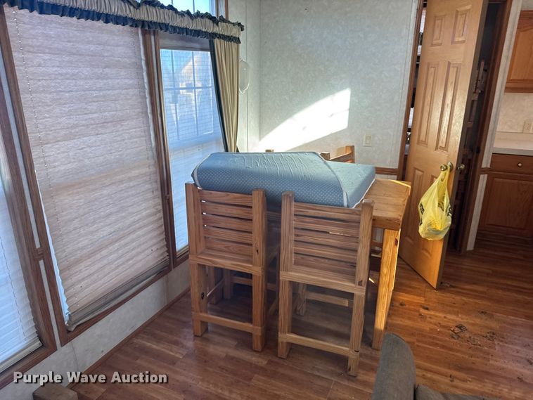 image for item FB0561 2005 FAIR Mobile cabin