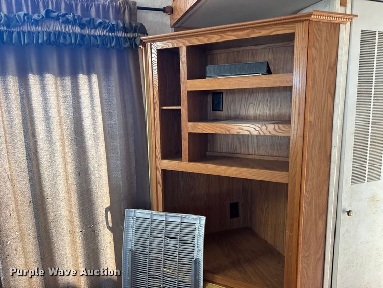 image for item FB0561 2005 FAIR Mobile cabin