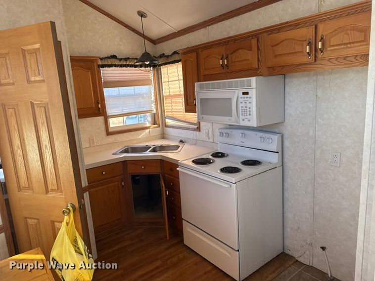 image for item FB0561 2005 FAIR Mobile cabin