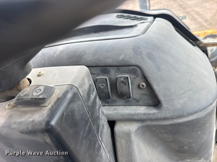 image for item FB0567 2008 John Deere 410J TC backhoe